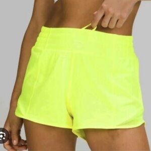 Size 6 Lululemon Low-Rise Hotty Hot Shorts in Highlight Yellow 2.5”